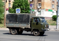 Бортовой грузовой автомобиль повышенной проходимости УАЗ-3303  #В400УМ763. г. Самара, ул. Киевская