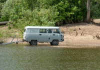 Грузопассажирский автомобиль УАЗ-39099. г. Самара, берег р. Самара