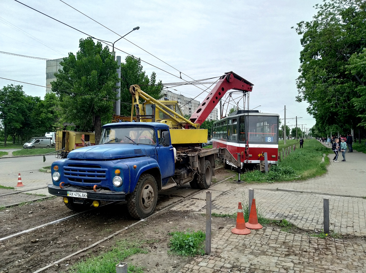Автокран на шасси ЗИЛ-4314 #АХ 4756 АК. Харьковская обл., г. Харьков, Салтовское шоссе