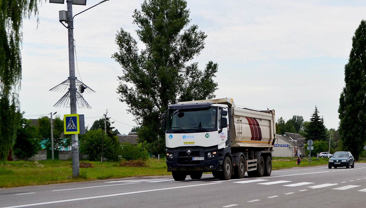 Самосвал на шасси Renault Trucks C/K  #ВС 6637 IЕ. Полтавская обл., пгт Чутово, ул. Полтавский Шлях