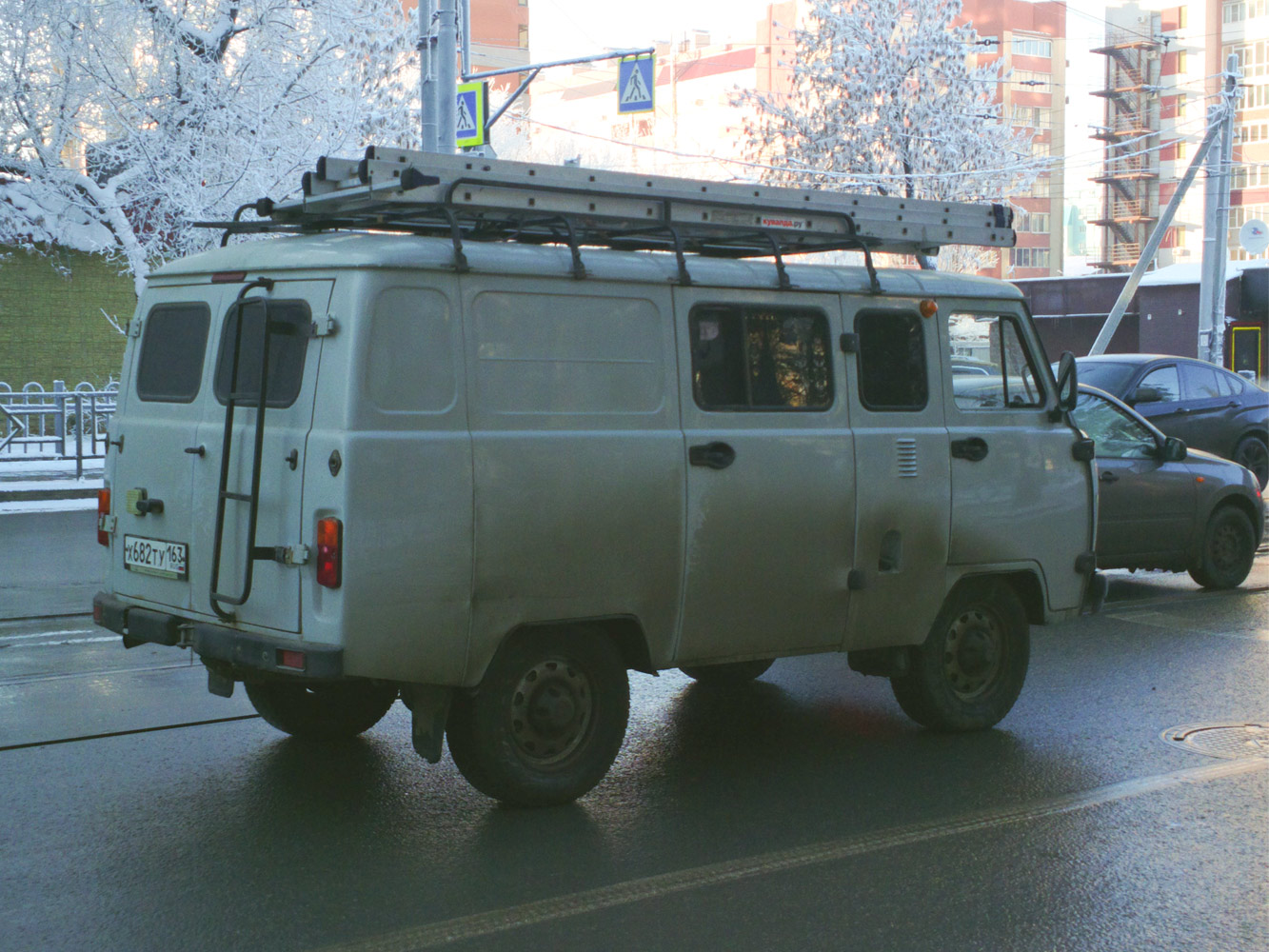 Грузо-пассажирский автомобиль УАЗ-3909 #Х682ТУ163. г. Самара, ул. Арцыбушевская