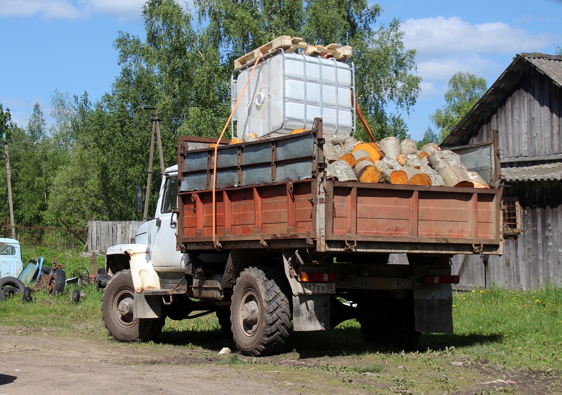 Самосвал ГАЗ-3308 #С 217 ЕХ 60. Псковская обл., Псковский р-н, д. Гверздонь