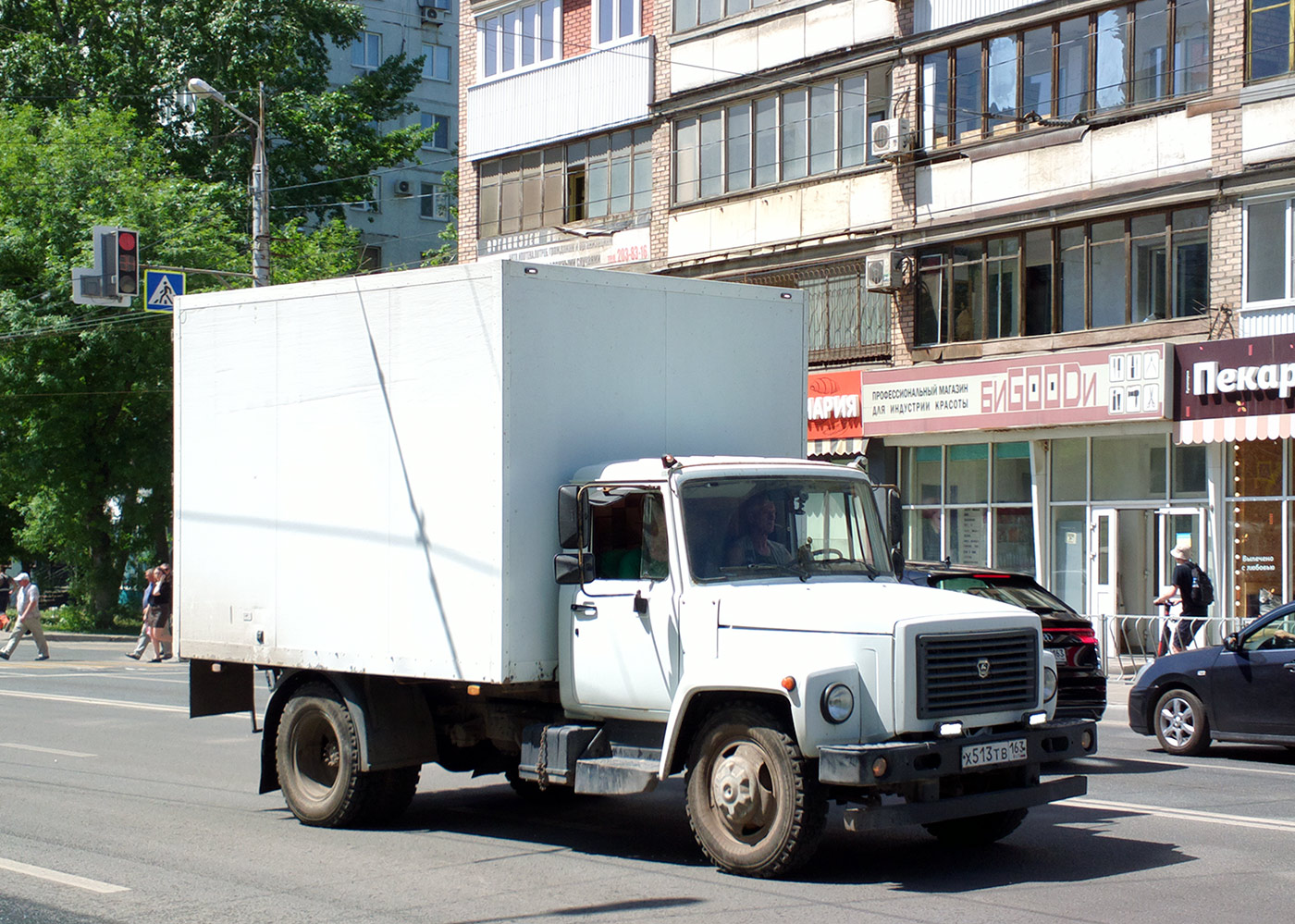 Фургон на шасси ГАЗ-3309 #Х513ТВ163. г. Самара, ул. Мичурина
