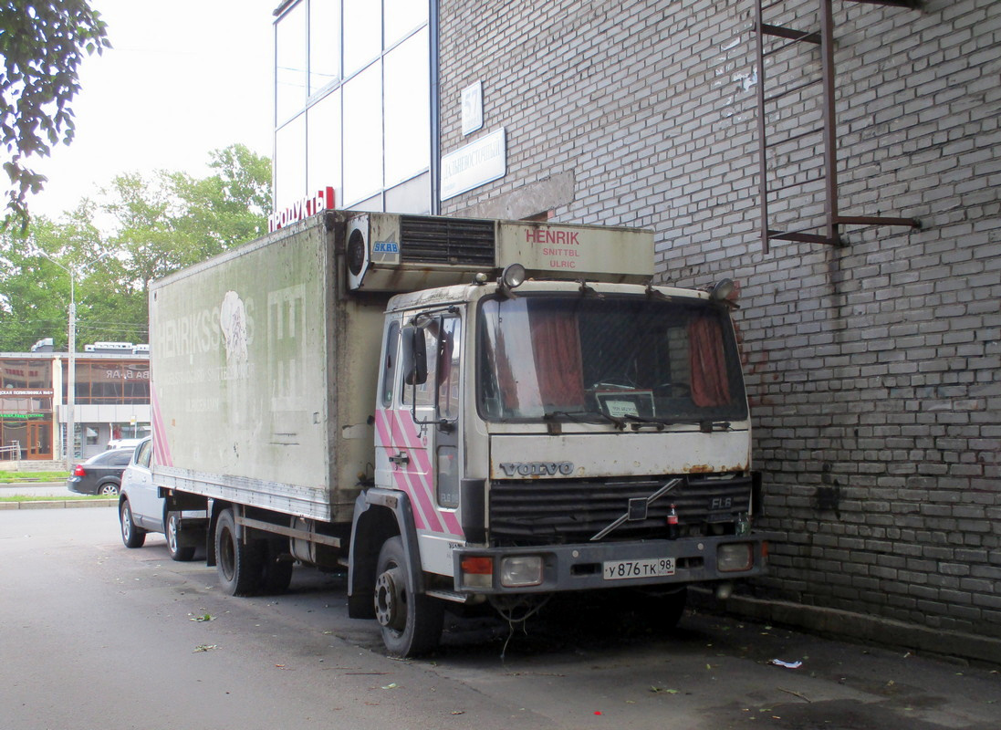Фургон на шасси Volvo FL6 #У876ТК98. г. Санкт-Петербург, Дальневосточный пр.