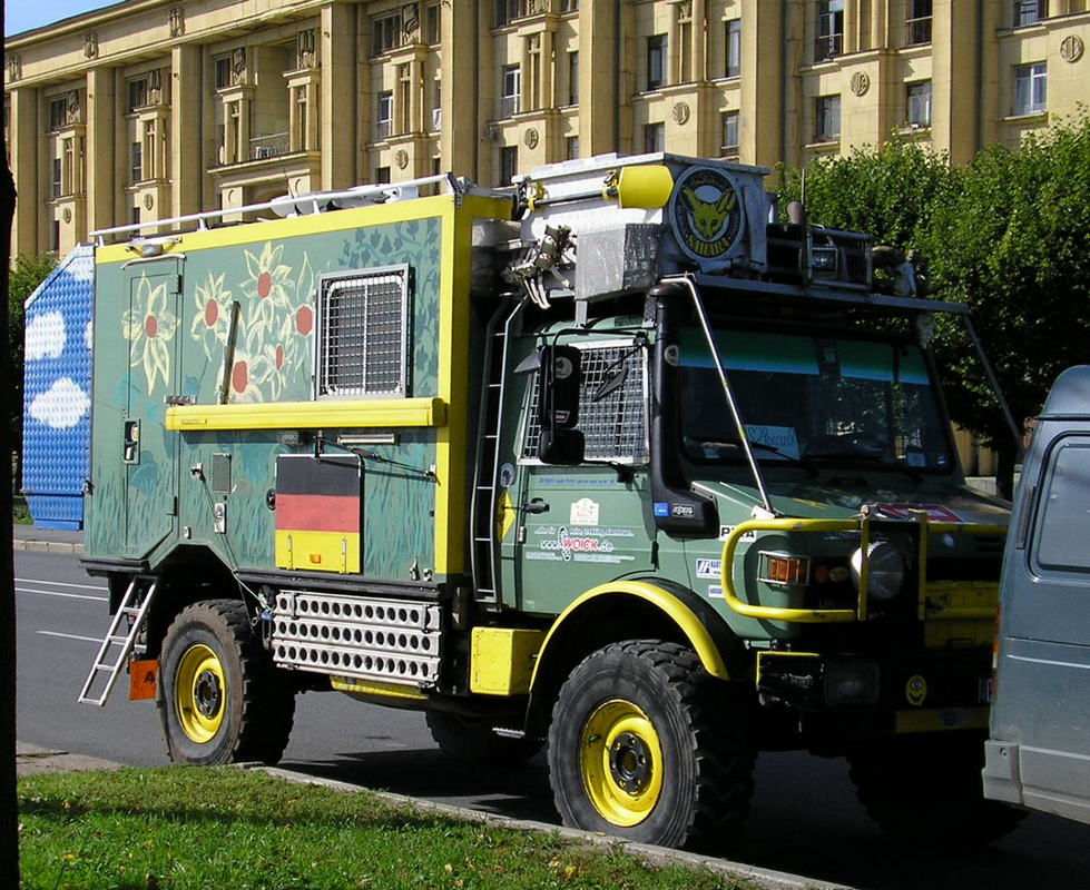 Автодом на базе Mercedes-Benz Unimog* #WST-UM 685. Россия, г. Санкт-Петербург, Петровская набережная