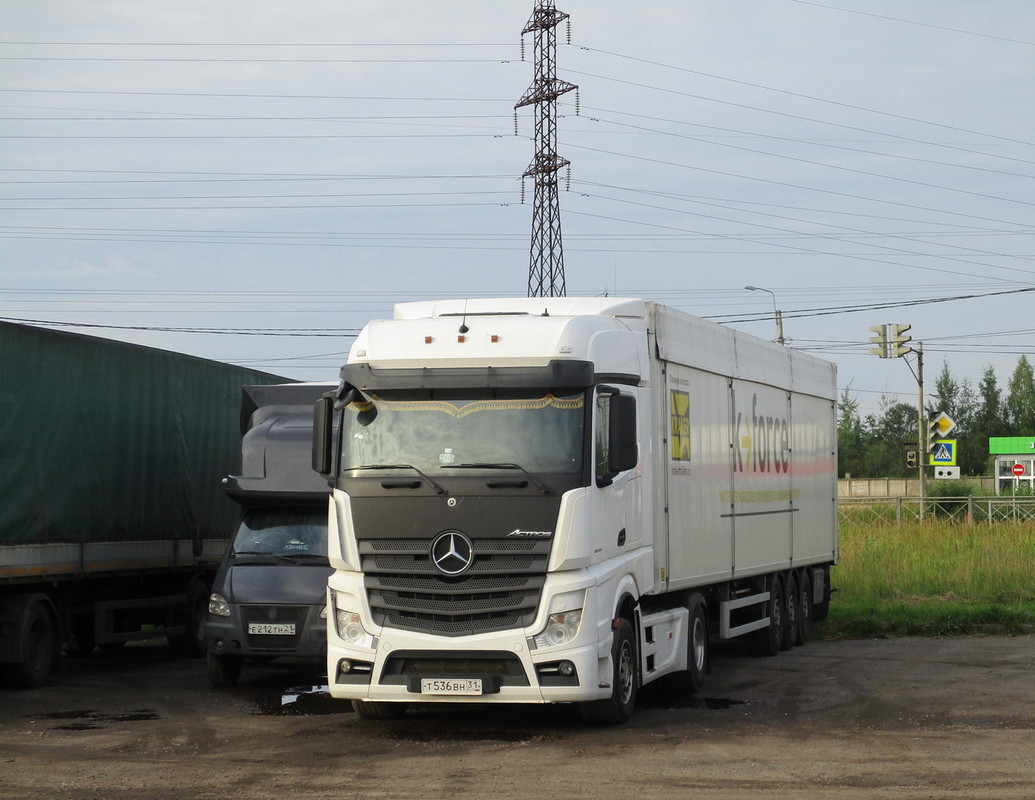 Седельный тягач Mercedes-Benz Actros 1845LS #Т536ВН31. Ленинградская обл., г. Тосно, Московское шоссе