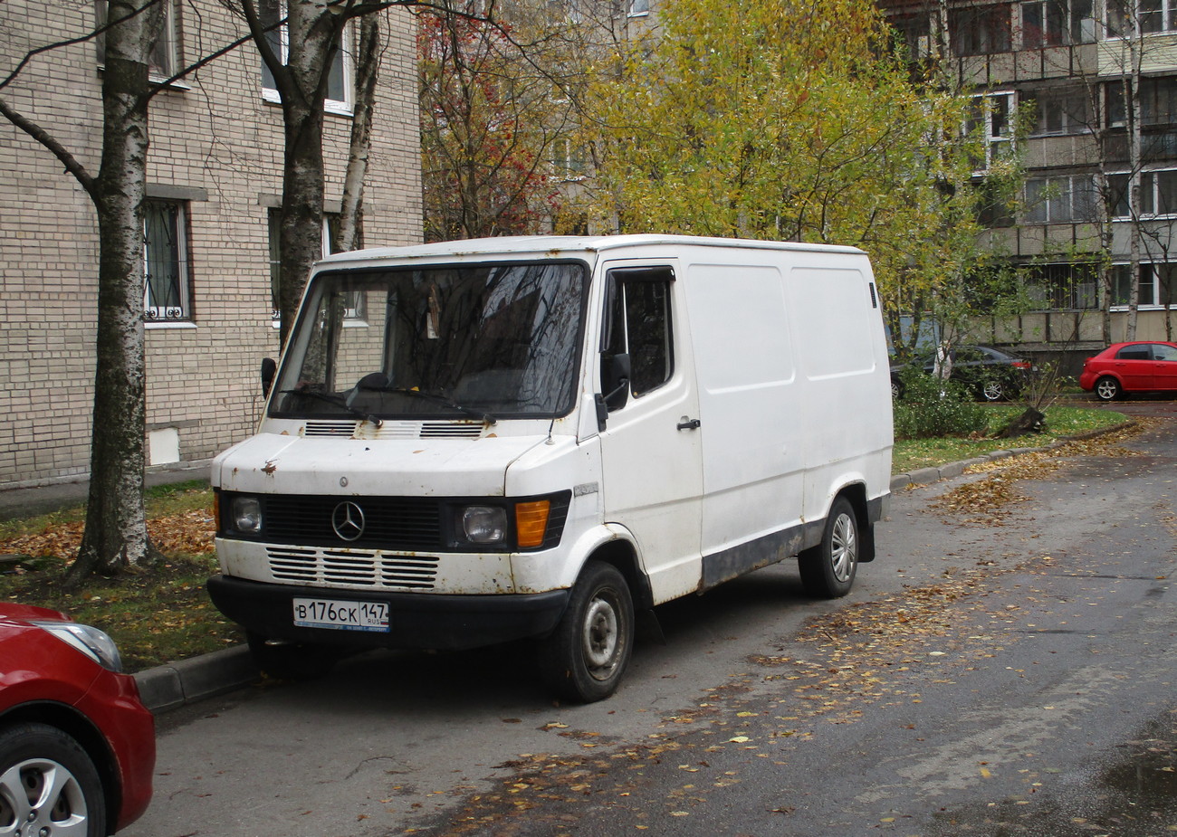Цельнометаллический фургон Mercedes-Benz T1 #В176СК147. г. Санкт-Петербург, Искровский пр.
