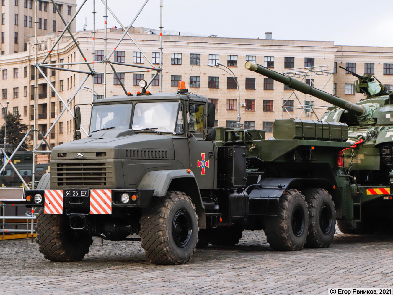 Седельный тягач КрАЗ-6446, #3425Е7. Харьковская обл., г. Харьков, пл. Свободы