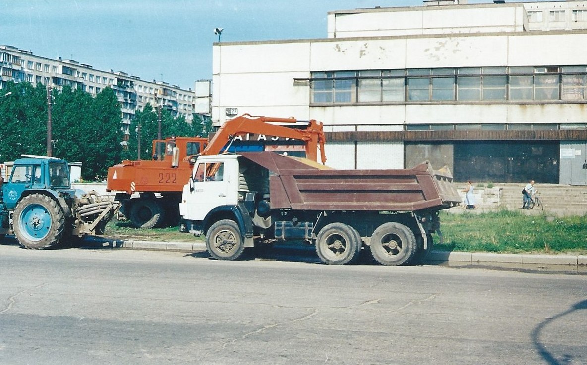 Самосвал КамАЗ-55111. г. Санкт-Петербург, Товарищеский проспект