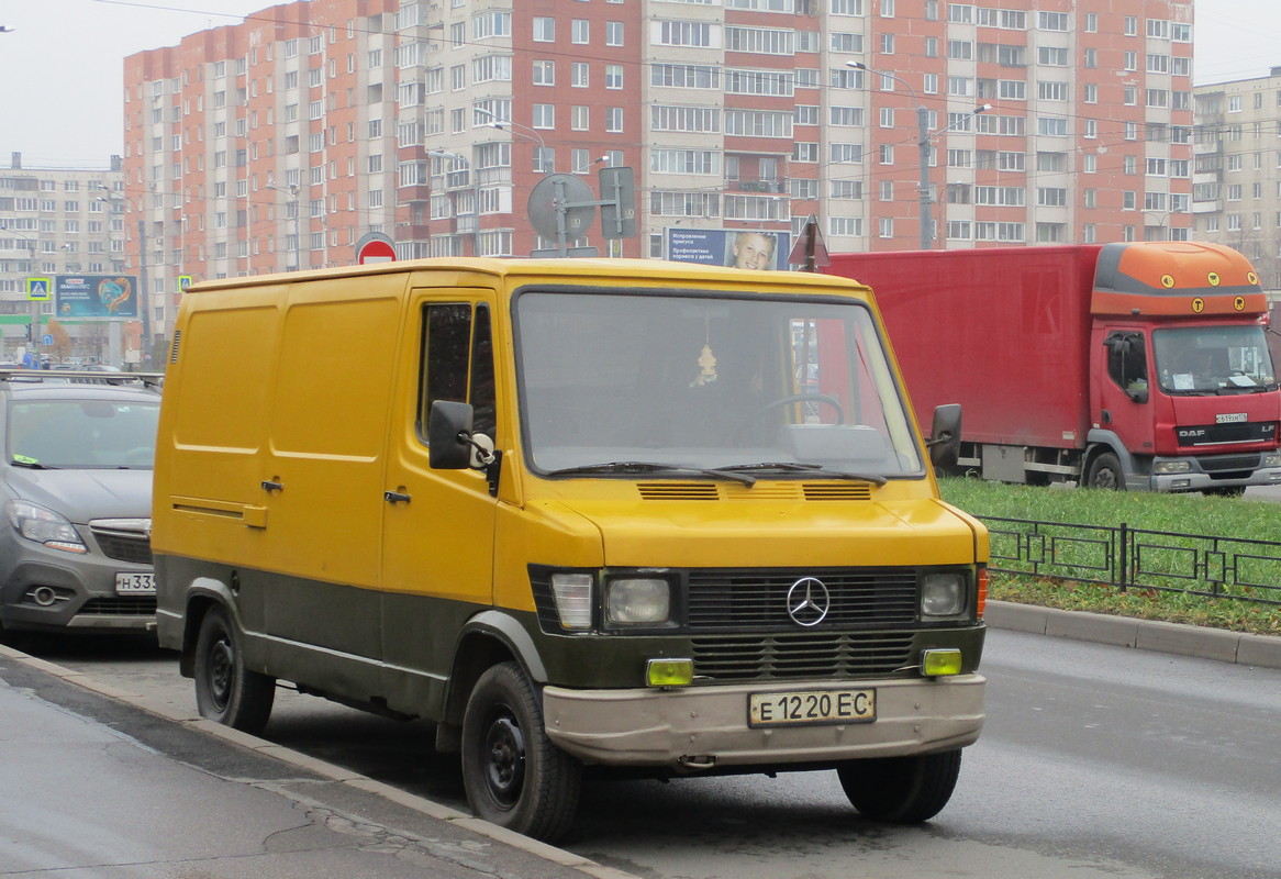 Цельнометаллический фургон Mercedes-Benz T1 #Е1220ЕС. г. Санкт-Петербург, ул. Дыбенко