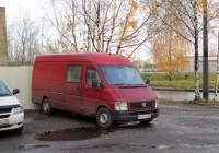 Цельно-металлический фургон Volkswagen LT35 #Т217ТМ98. Санкт-Петербург, ул. Кржижановского