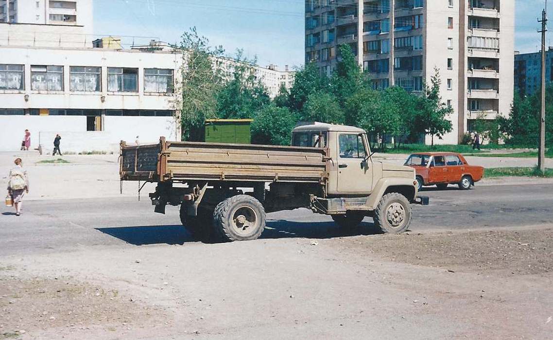 Сельскохозяйственный самосвал ГАЗ-САЗ-3507-01. г. Санкт-Петербург, улица Подвойского