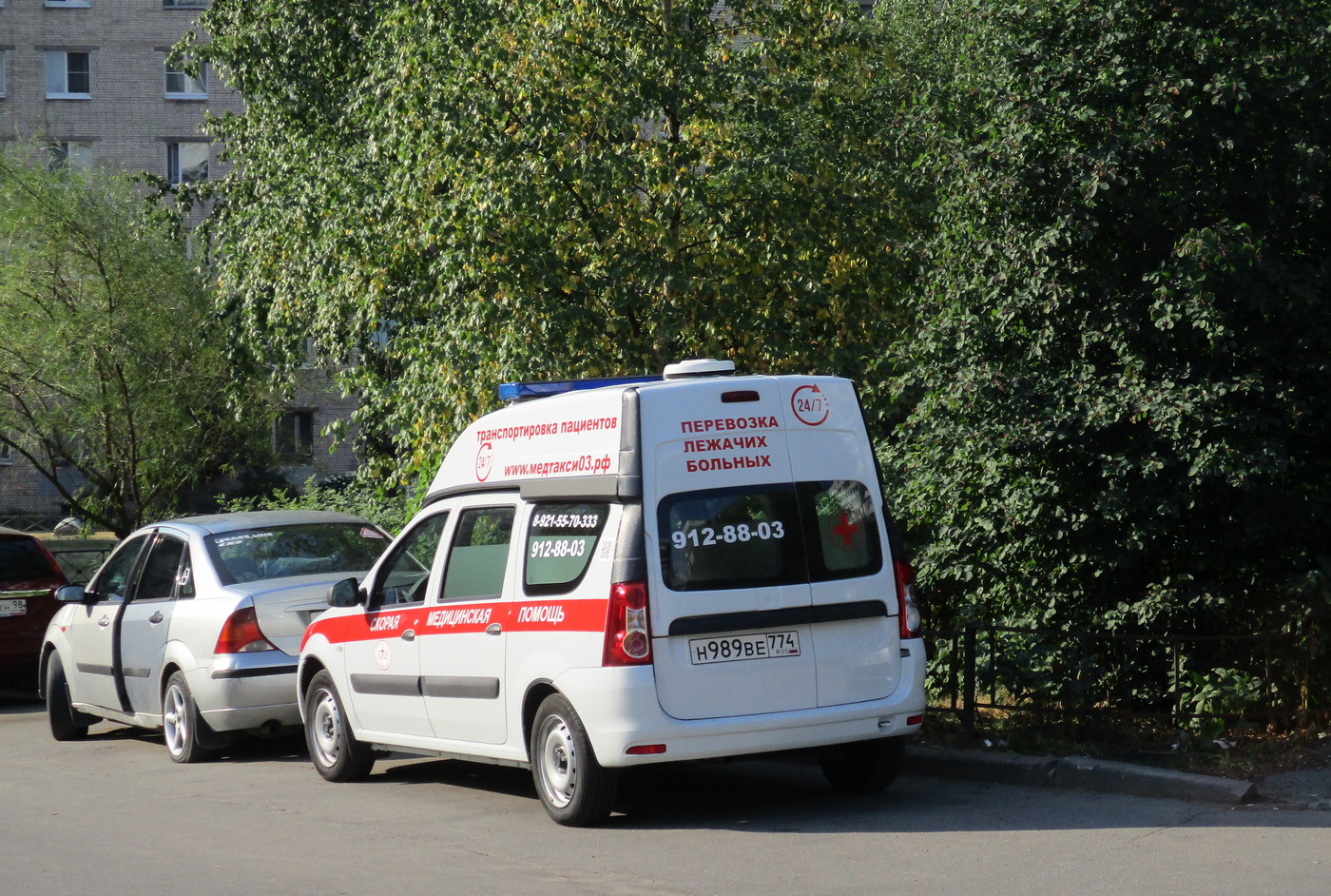 LADA Largus R90#Н989ВЕ774. Санкт-Петербург,Искровский проспект