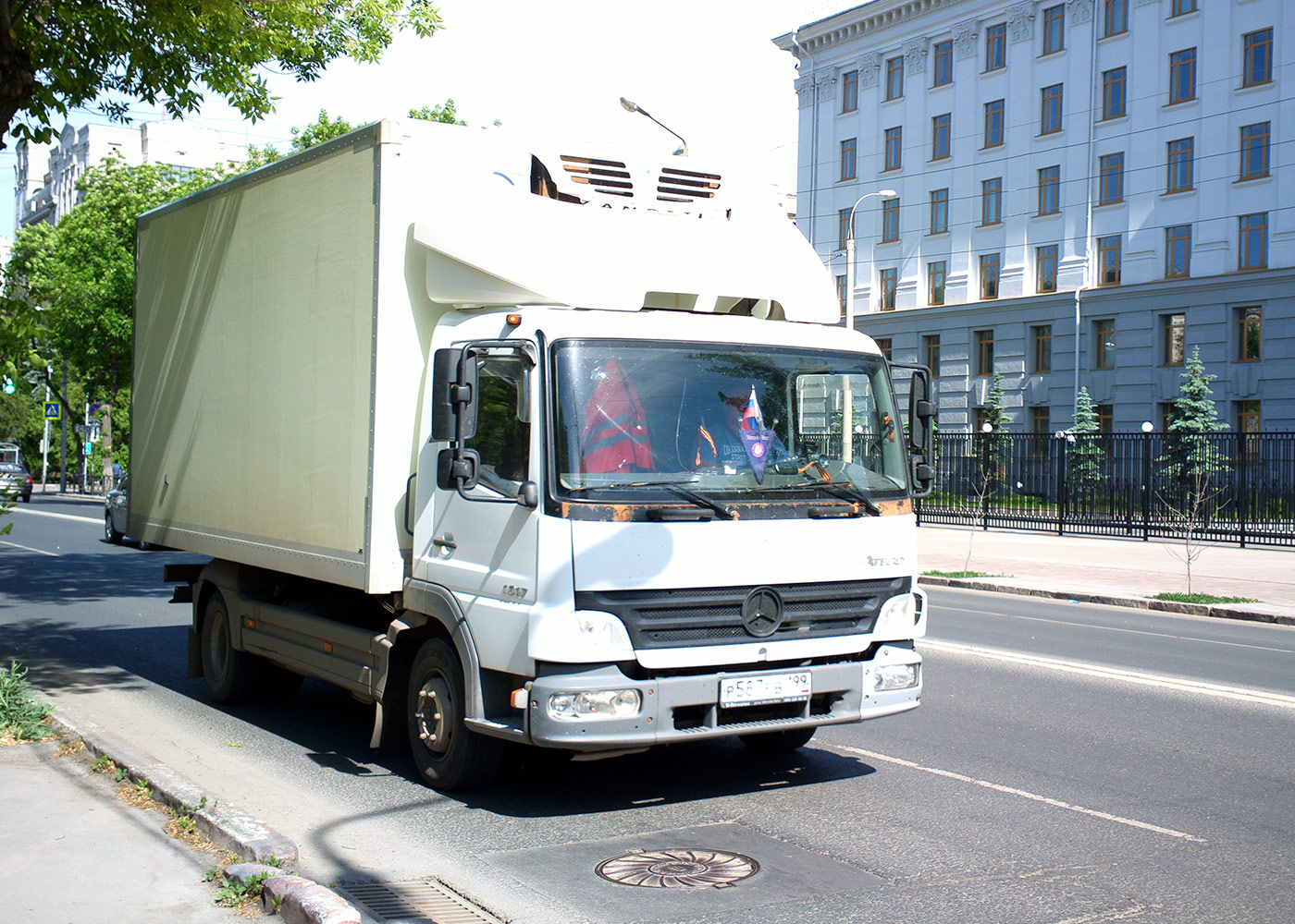 Mercedes-Benz Atego (2004) #Р587КВ199. Самара, Самарская улица