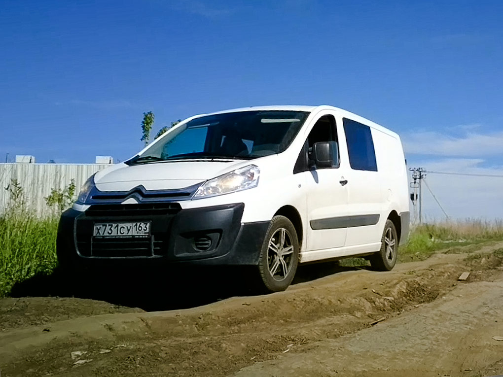 грузопассажирский Citroёn Jumpy #Х731СУ163. Самара, грунтовки совхоза "Кряж"