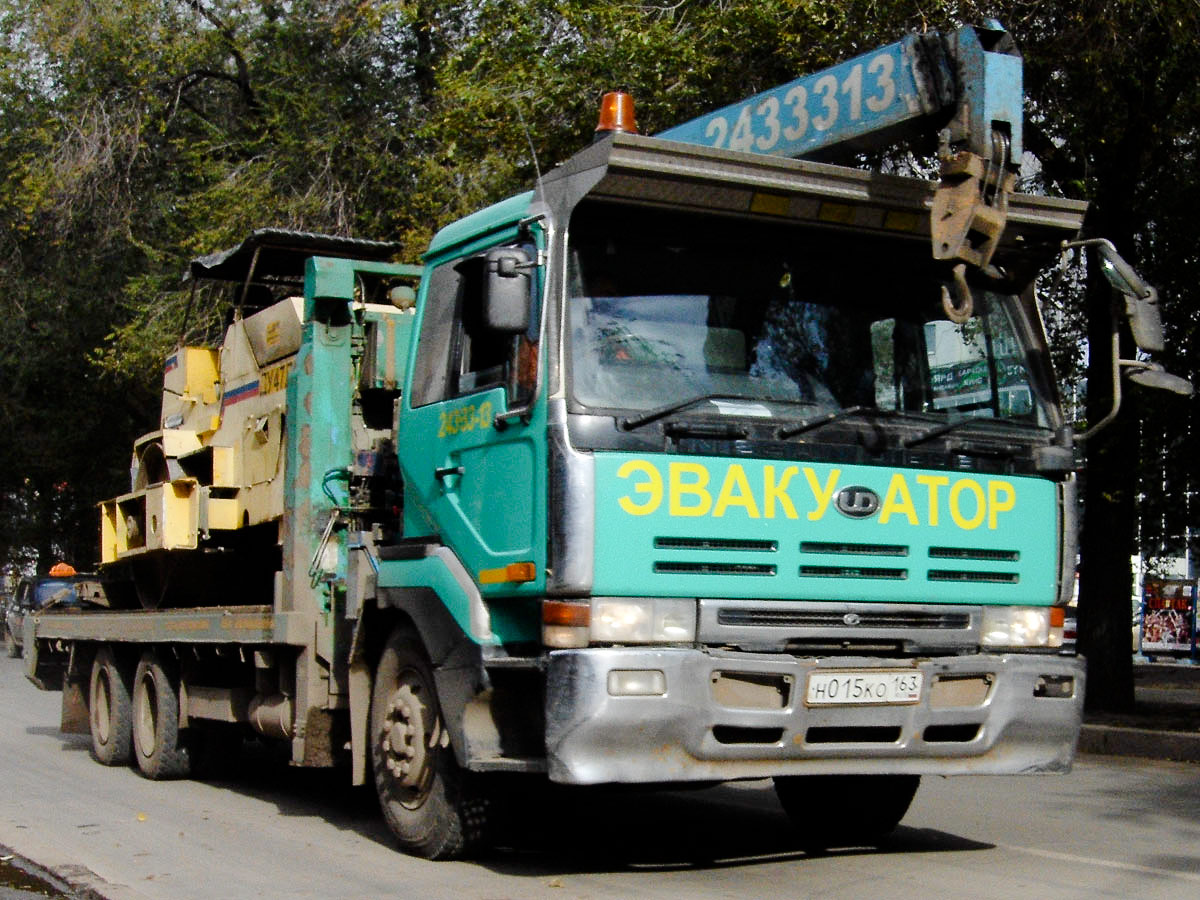 Hino Profia #Н015КО163. Самара, Революционная улица