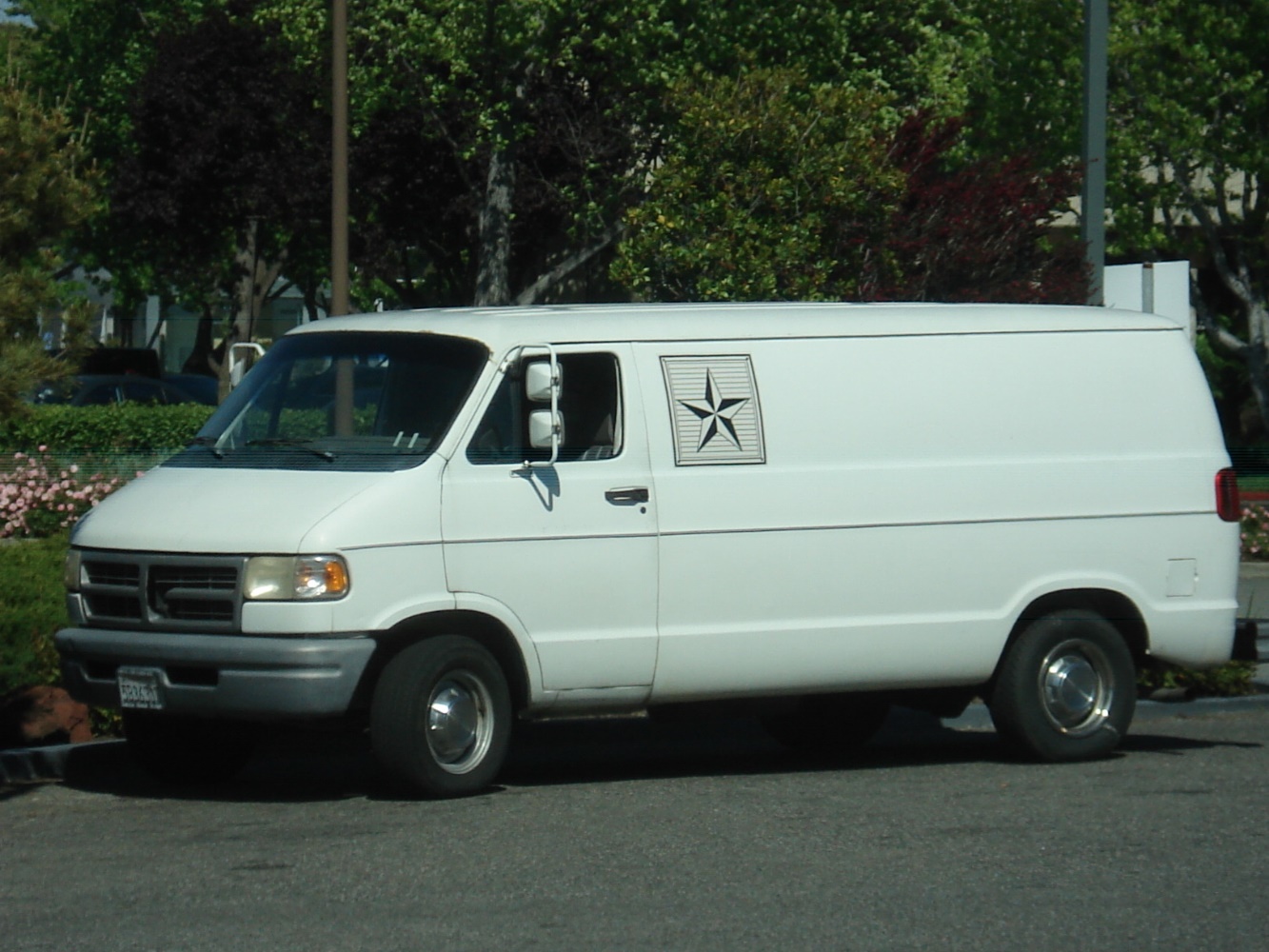 Фургон Dodge Ram Van* #5B36307 . США, штат Калифорния